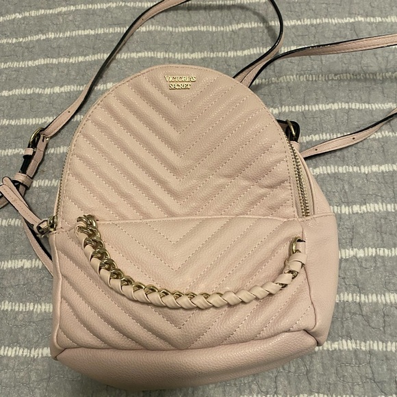 Victoria’s Secret V-Quilted City Mini Backpack baby pink color - Picture 5 of 10